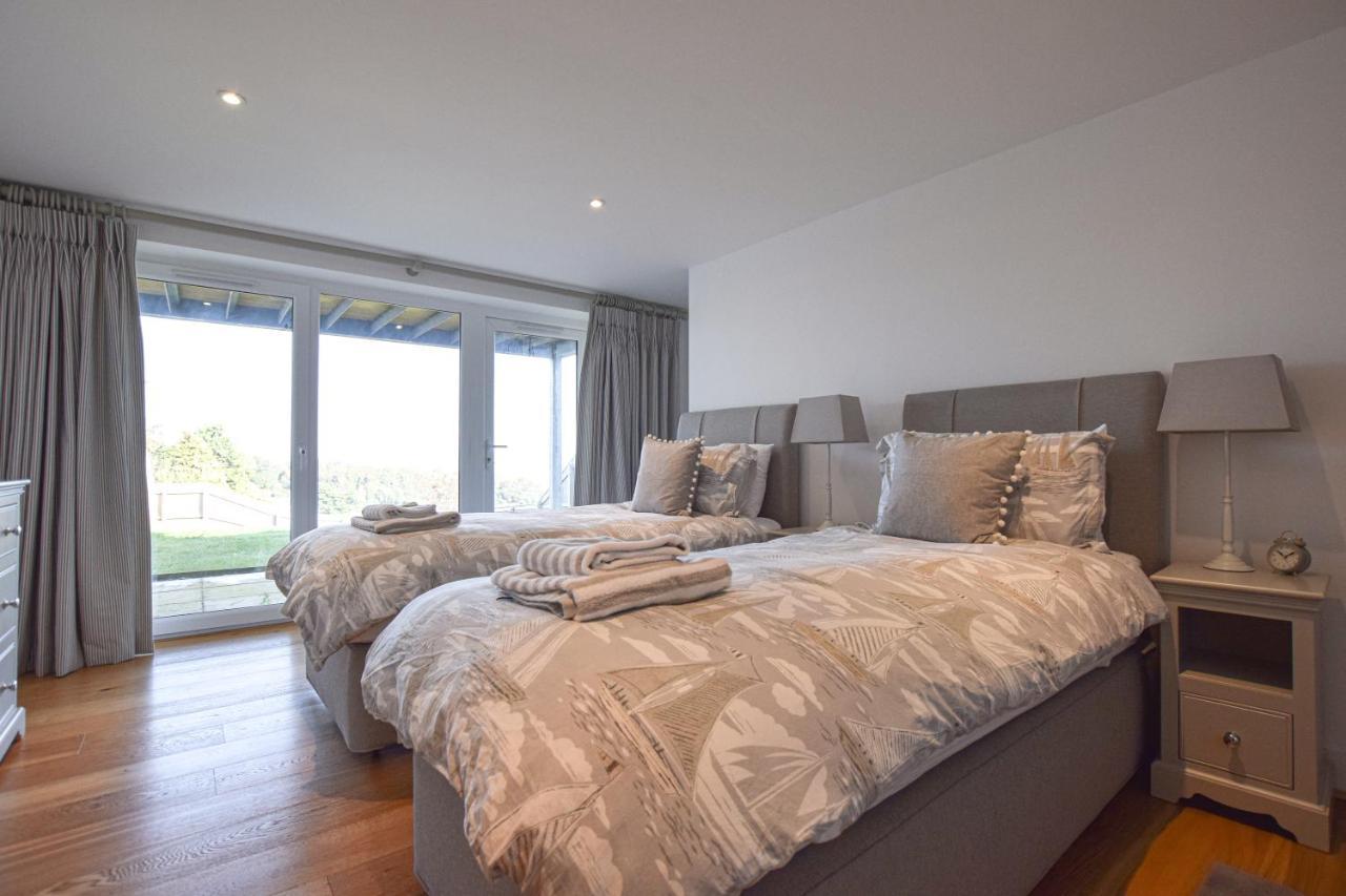 Whispers - 4 Bedroom Modern Family Holiday Home In Salcombe Sleeps 8 المظهر الخارجي الصورة